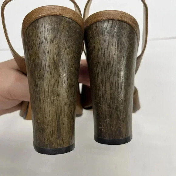 Talbots Leather Beige Strappy Sandals Wood Block Heel size 7.5 - Picture 6 of 13